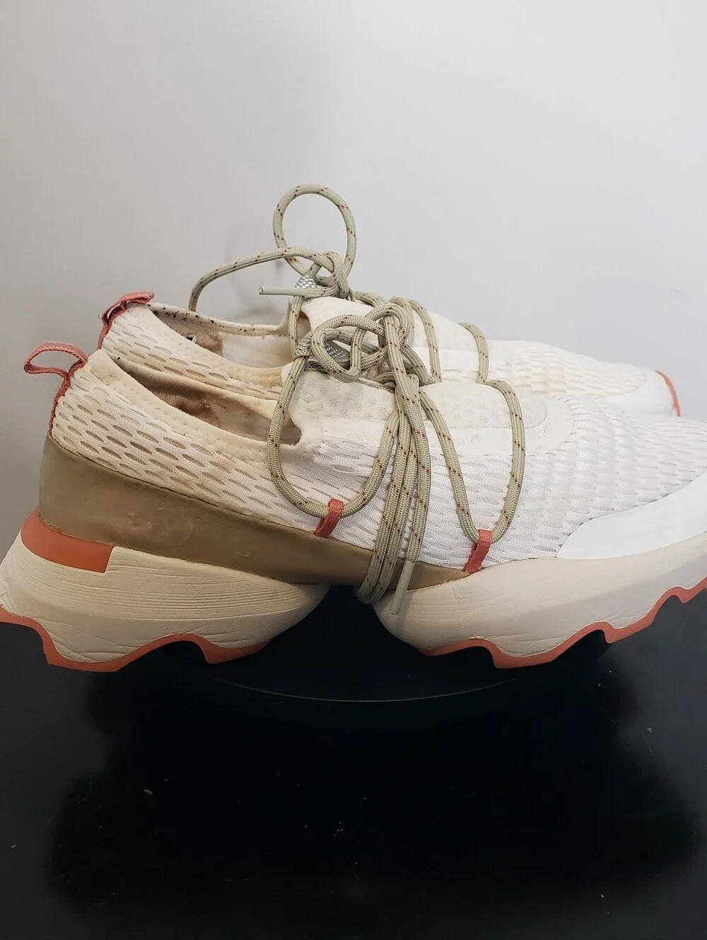 Sorel Kinetic Impact Lace Shoes Womens Sz 9.5 Sea Salt White Tan Orange Mesh